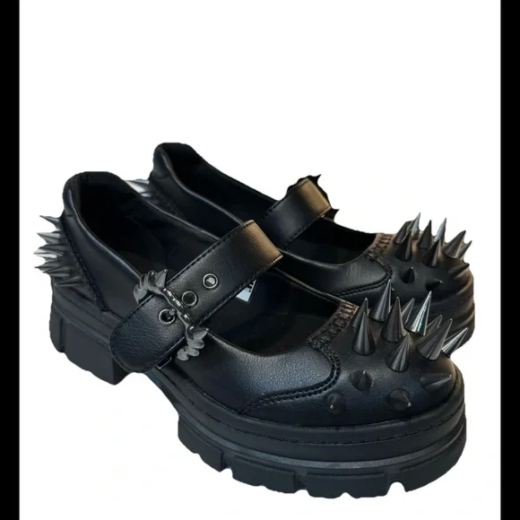 UGG Collina Strada Mary Jane UGG e Collina Strada presentano la